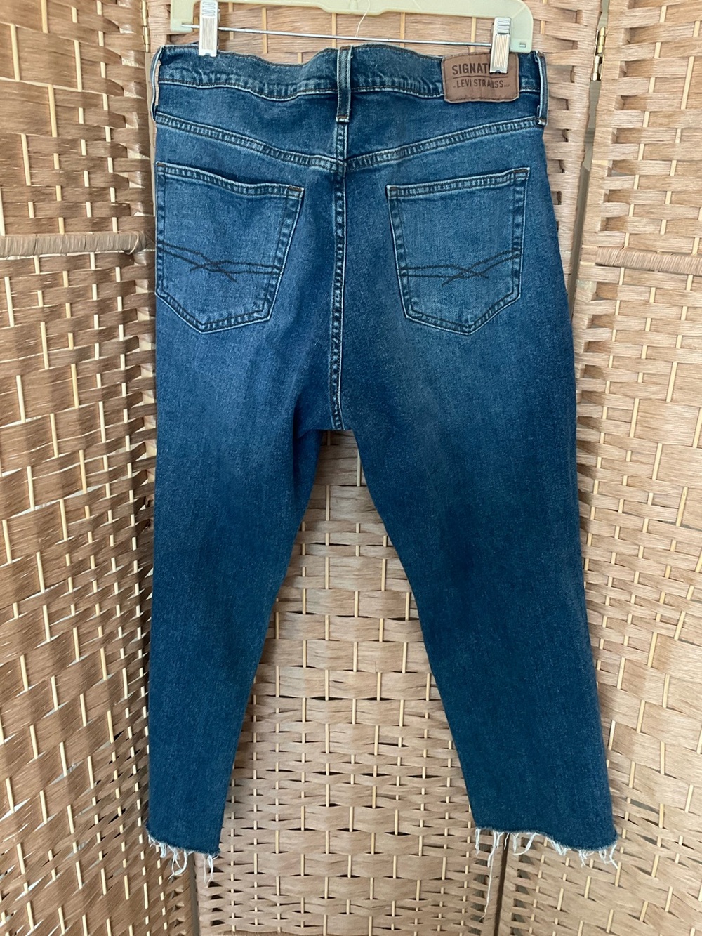 Levi Athletic Cropped Jeans - Picture 3 of 10